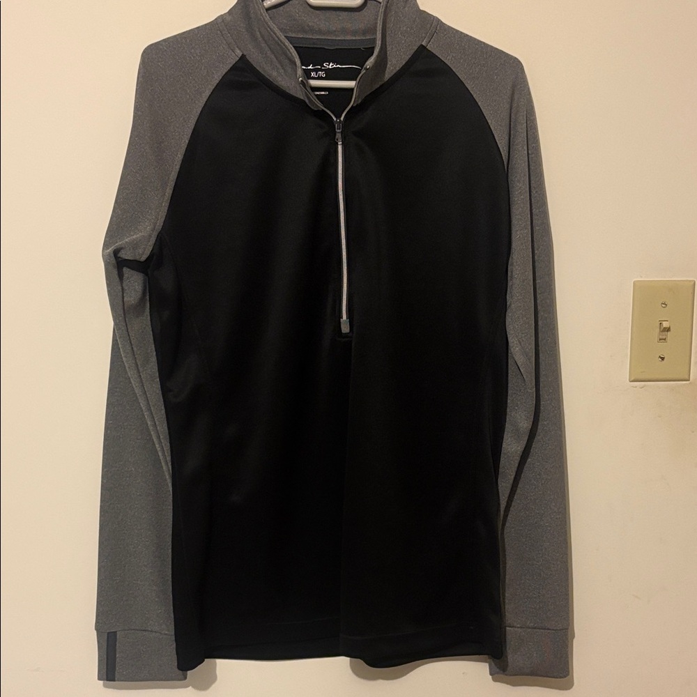 Second Skin Women’s Black and Gray 1/4 Zip pullover Sweater.